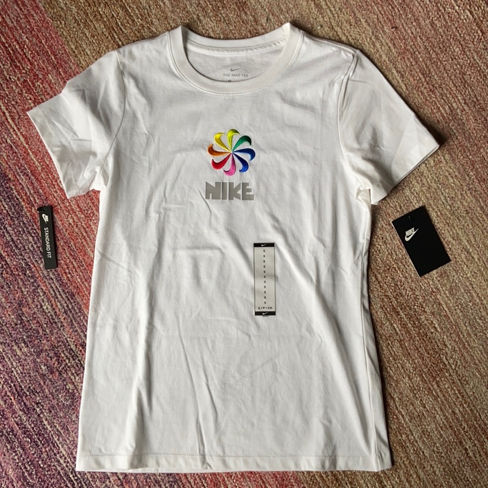 NWT Nike T shirt